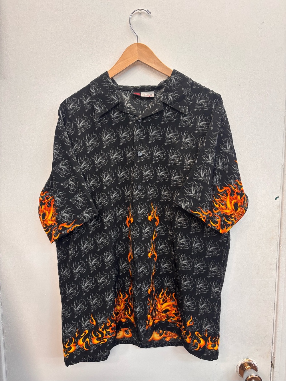 Y2K R2 Lounge Black Flame Skull Print AOP Short-Sleeve Button-Up Shirt Medium